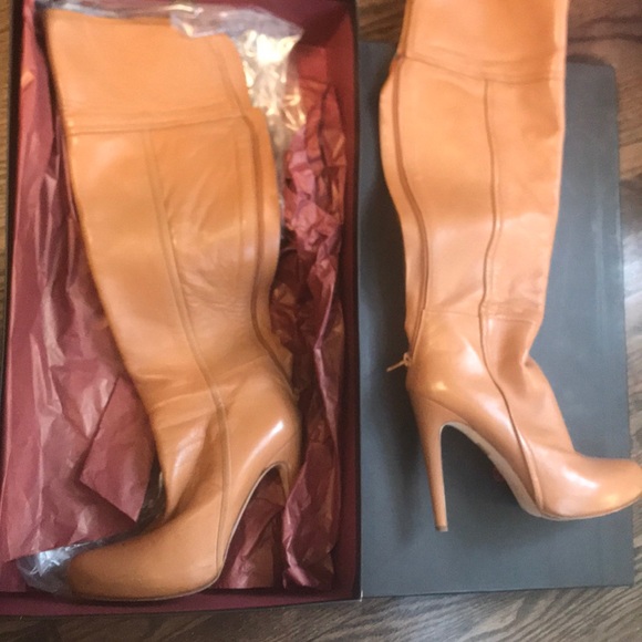 Boots - Picture 2 of 6